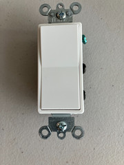 LEVITON 4WAY DECORA SWITCH 5604-2W