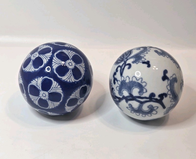 Asian Inspired Decorative Ceramic Spheres/Balls Blue & White Florals Set of 4 3" gallery