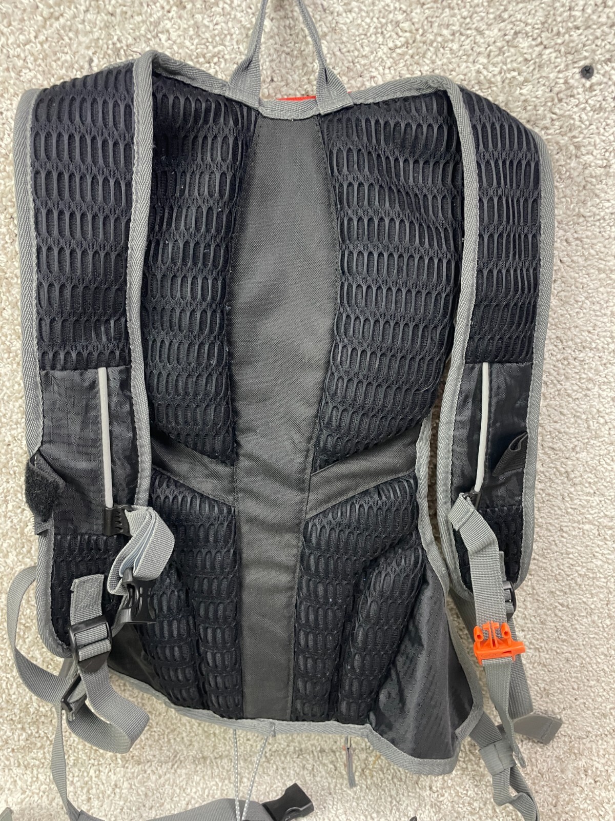 Crane Sports Hydro Backpack Padded Quilted Back Panel Reflective Ribbon Loop 3