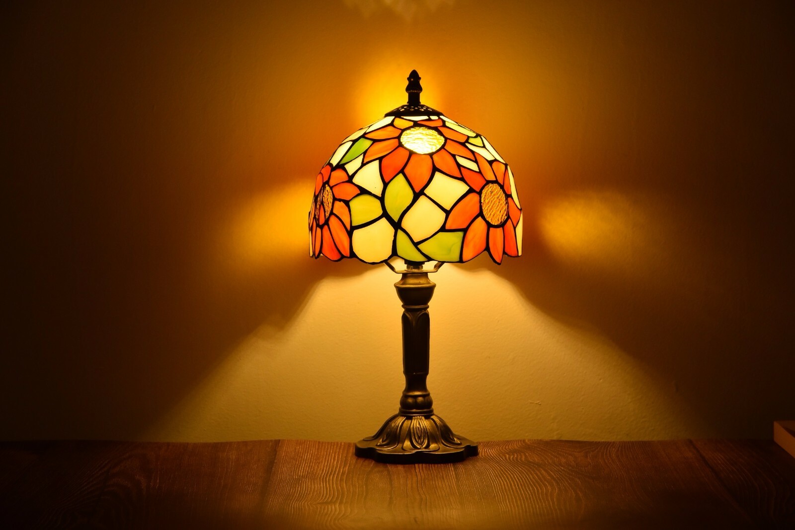 Retro Tiffany Table Lamp Sunflower Style Stained Glass Bedside Lamp H 18" H 14" gallery
