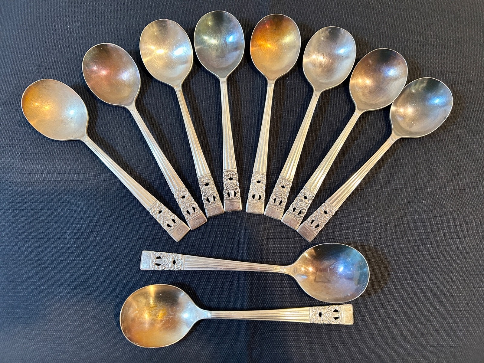 10 ~ Vintage Oneida Community CORONATION Silver Plate Large Gumbo / Soup Spoons gallery