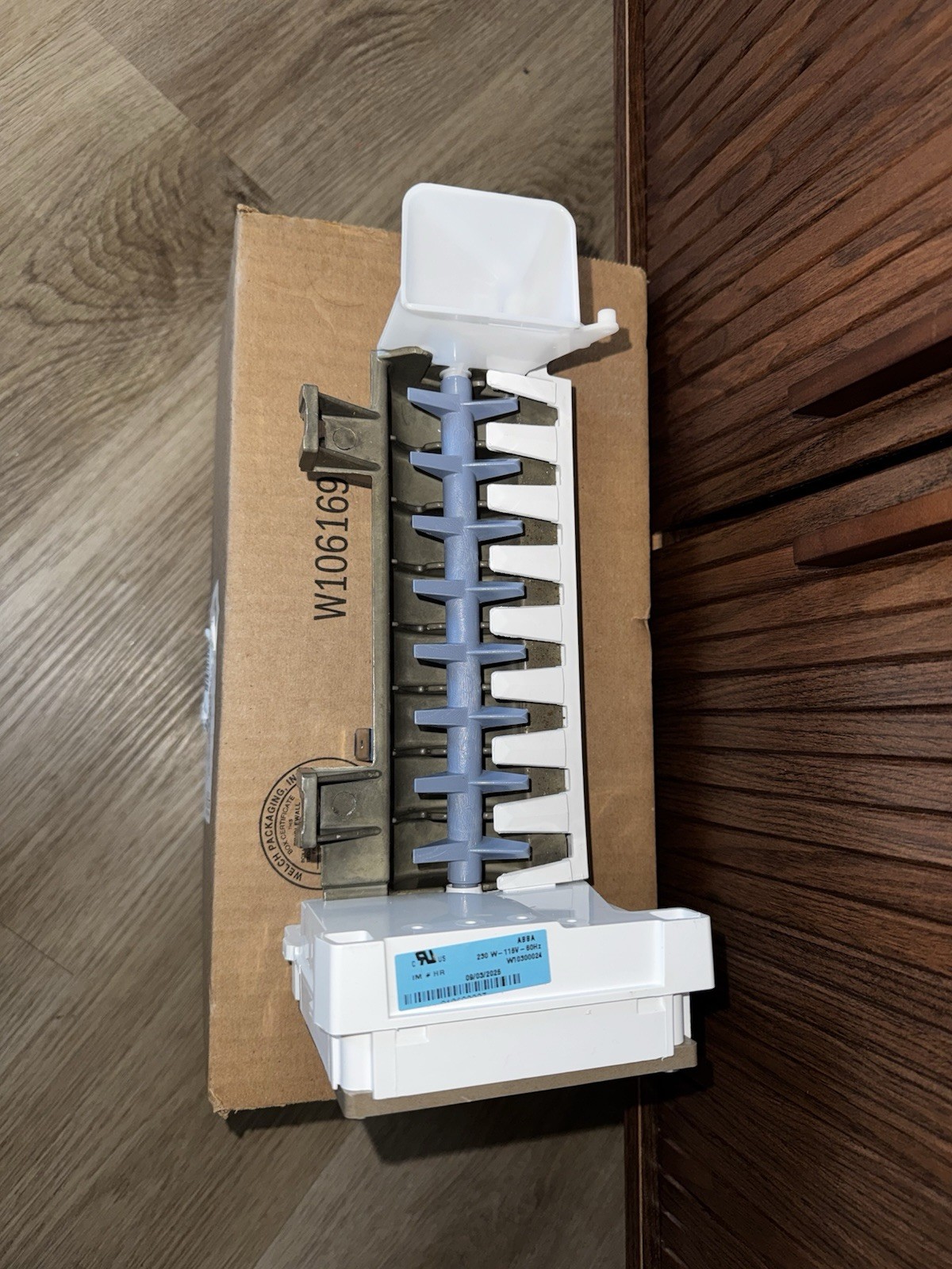 OEM WHIRLPOOL Ice Maker gallery
