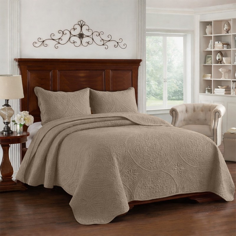 Soft Quilted Coverlet Throw Embossed Bedspread with Pillow Shams Twin Queen King gallery