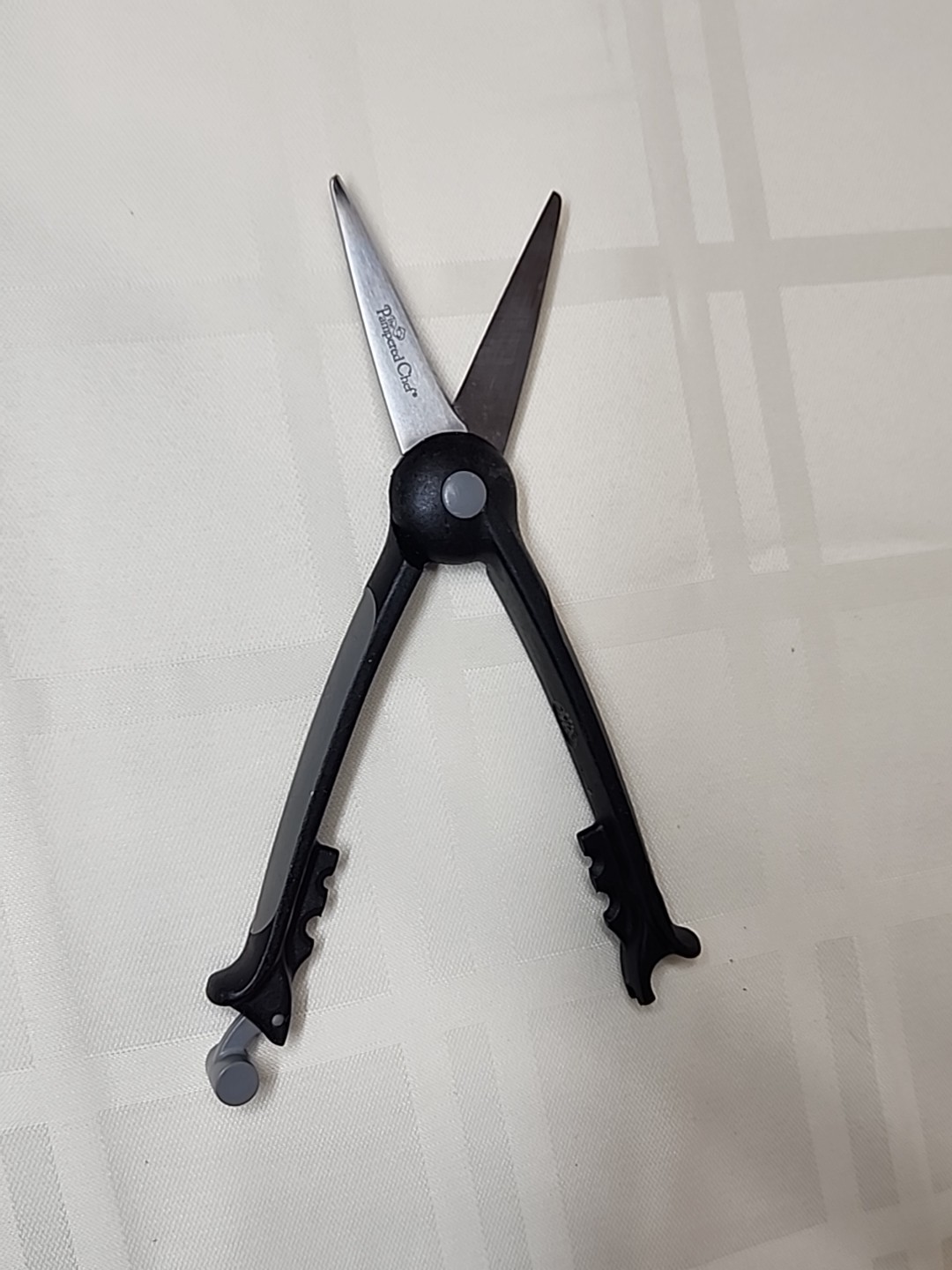 The Pampered Chef Kitchen Shears Scissors # 1077 Black/Gray gallery
