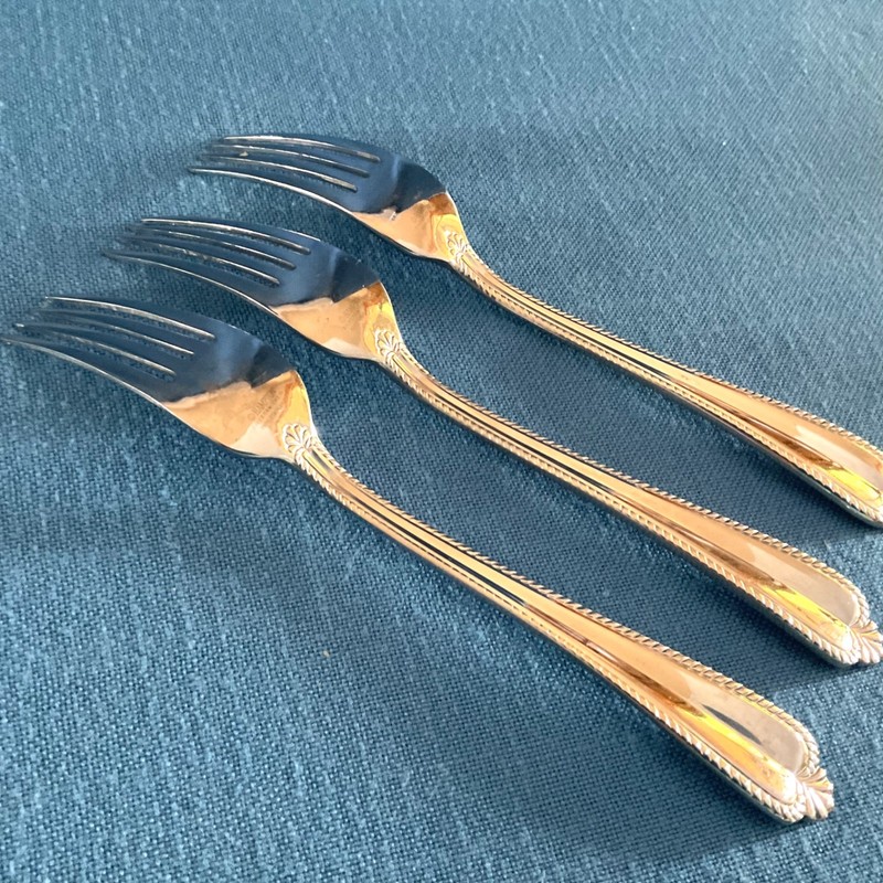 Hampton Silversmiths RENEE 3 Dinner Forks 8” Glossy Rope Edge Great Condition gallery