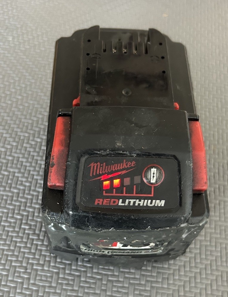 100% Guaranteed Genuine Milwaukee High Demand 9.0 REDLITHIUM Battery 48-11-1890 gallery