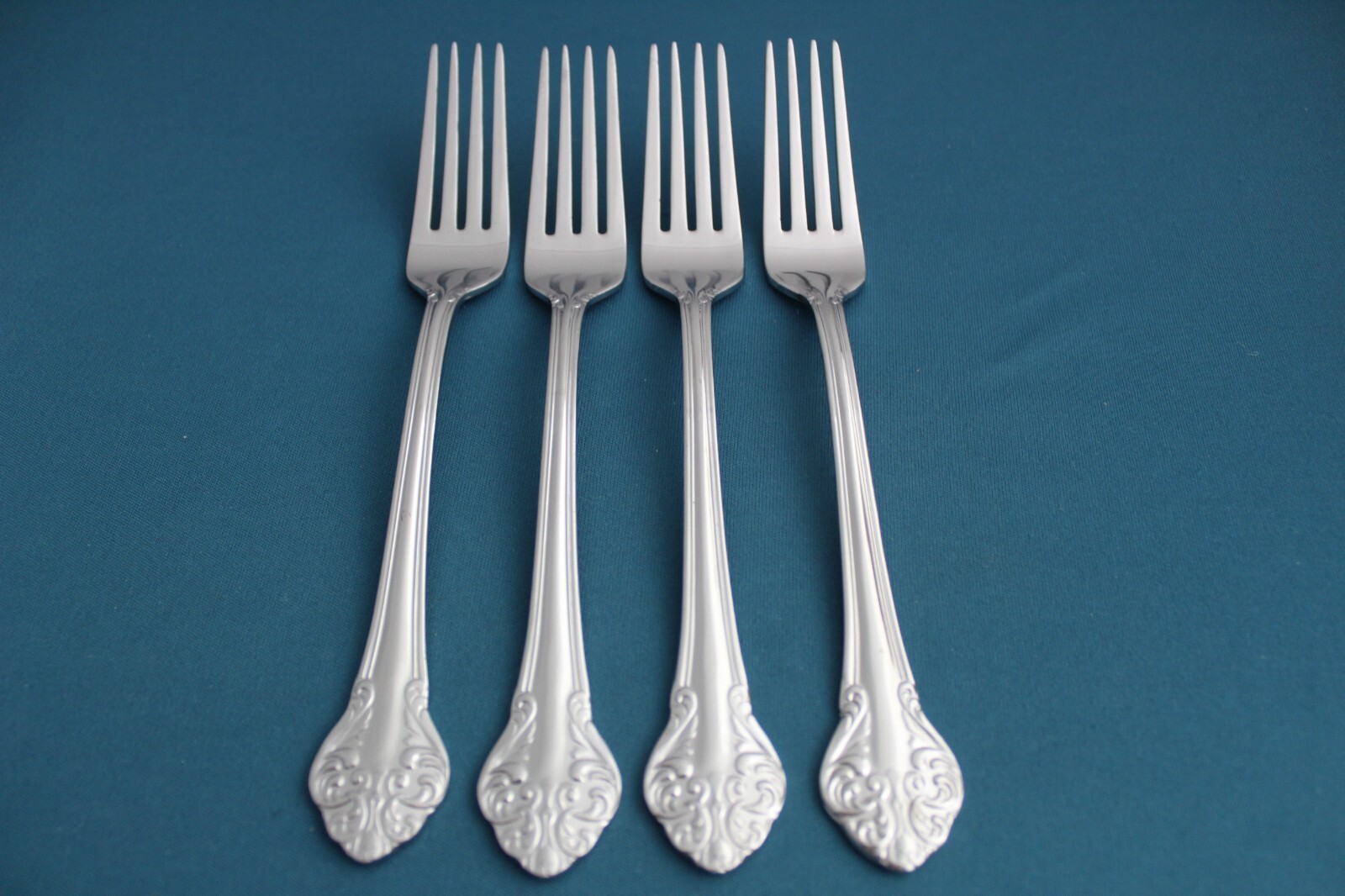 Reed Barton Select ELEGANTE Dinner Forks (Set of 4) Stainless Korea 7 5/8" gallery