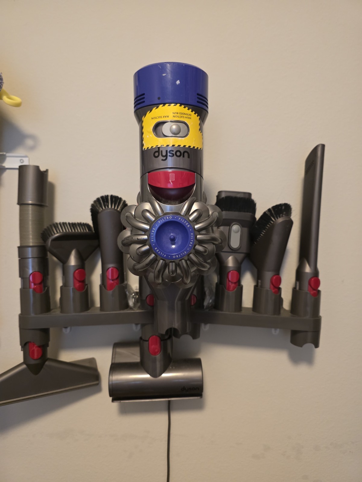 Dyson V8 Origin Extra Stick Vacuum Cleaner gallery