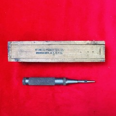 Brown & Sharpe No. 770 Style 2 Automatic Center Punch in Original Wood Box USA