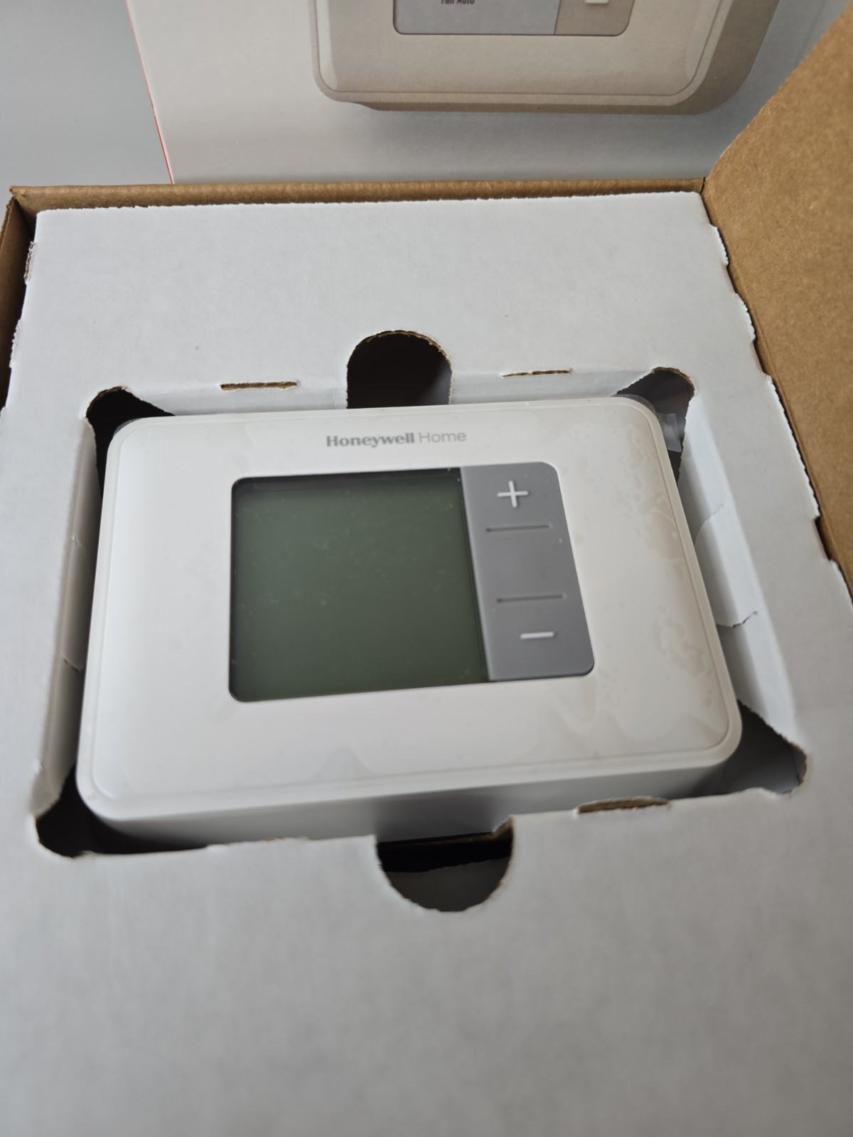 New Honeywell Home T2 Non-Programmable Thermostat Backlit Display RTH5160D gallery