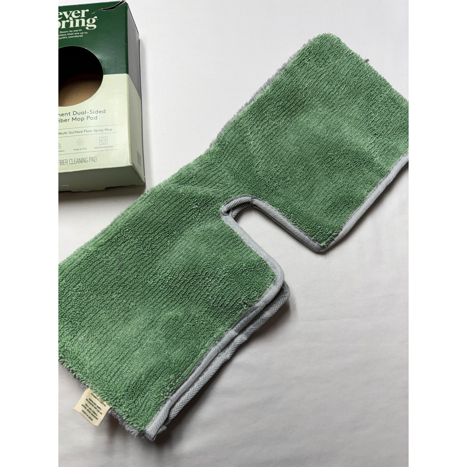 Everspring Dual-Sided Microfiber Mop Pad Replacement for Multi-Surface Spray Mop gallery