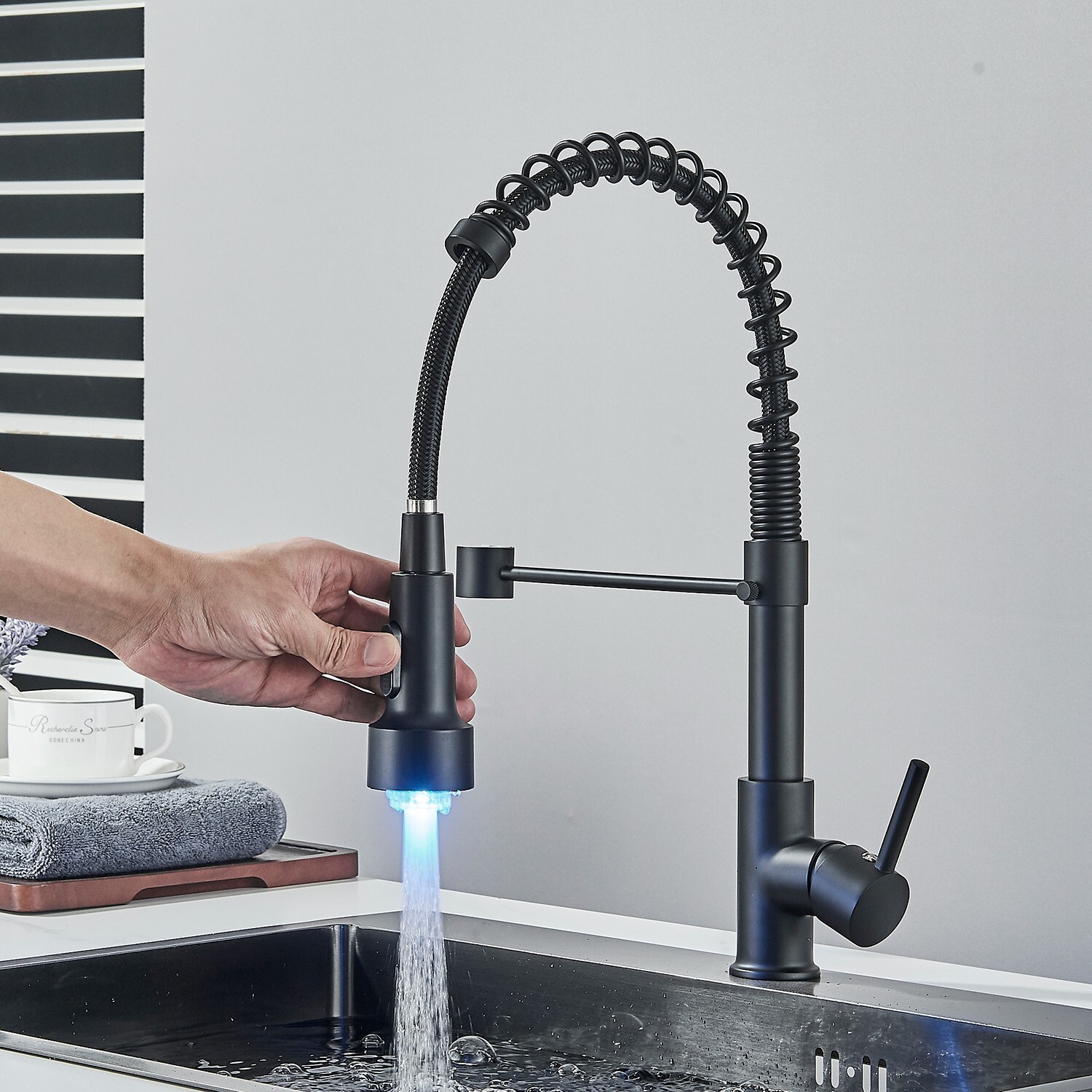 Black Kitchen Faucet For RV Sink Single Hole Deck Mounted Kitchen Mixer Tap gallery