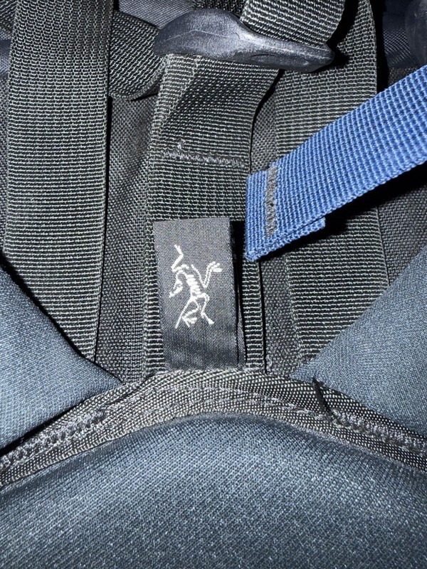 Arc’teryx Khamsin Backpack (purple/black) Large 4