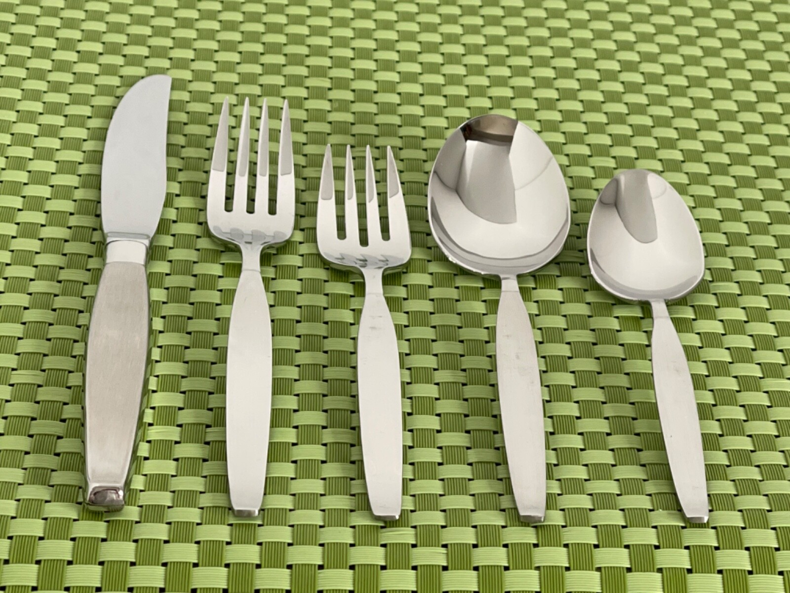 Oneida Community FROSTFIRE Stainless Satin & Glossy Flatware SMART CHOICE A35VG gallery