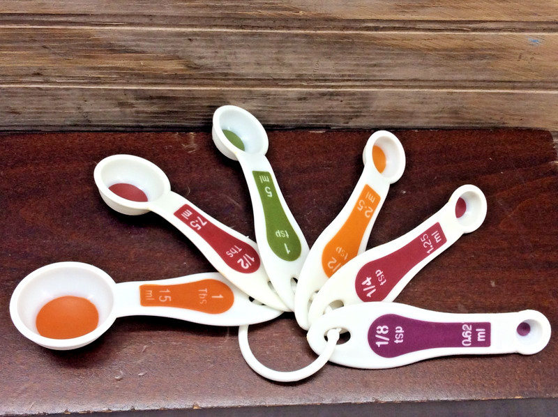 Measuring Spoons Plastic Color Coded 6 Pcs: 1/8, 1/4, 1/2 & 1 Tspn, 1/2 & 1 Tbsp gallery