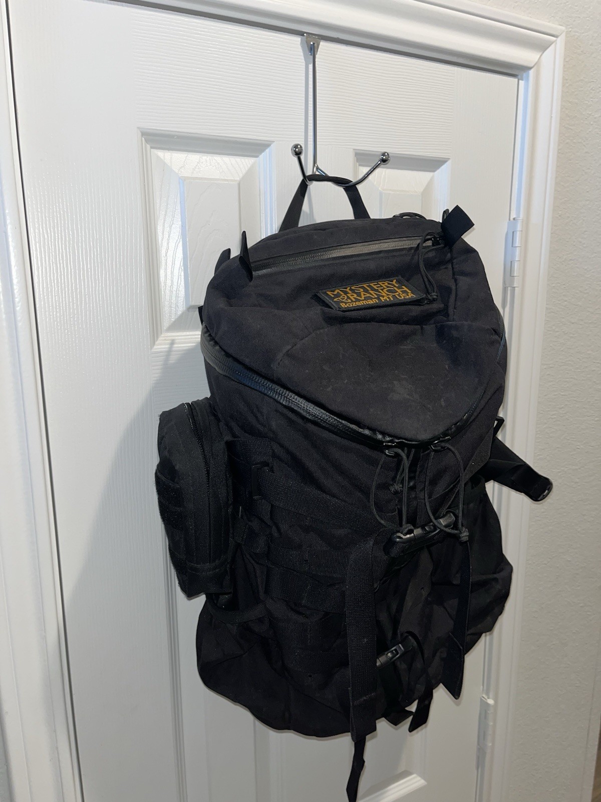 Mystery Ranch Hiking Backpack Black Nylon Padded Straps External Pockets