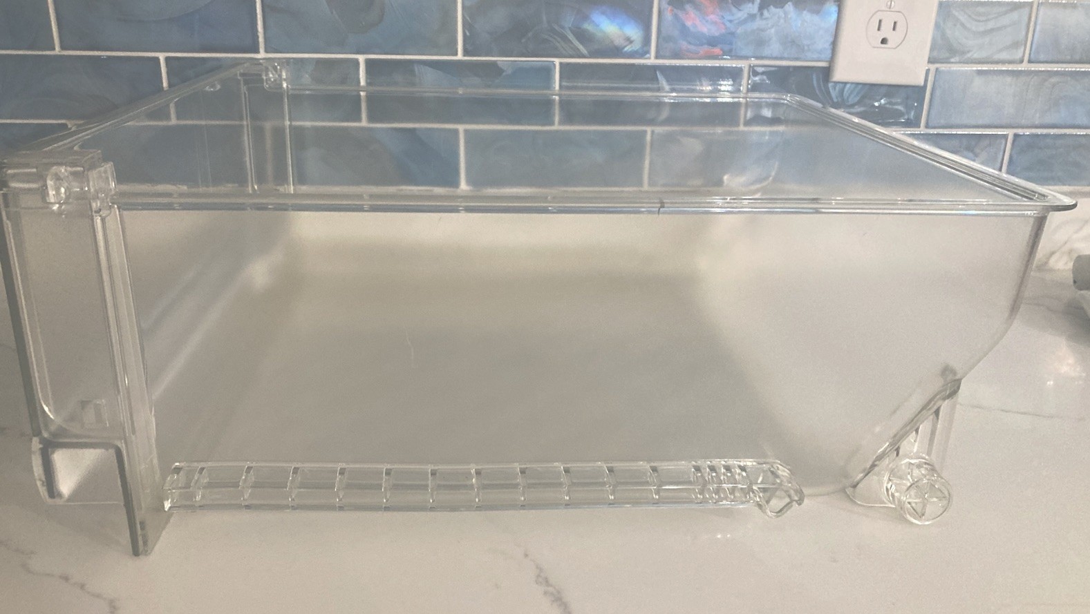 LG Refrigerator Crisper Drawer Bin Replacement Part #MJS641520 OEM - EUC! gallery