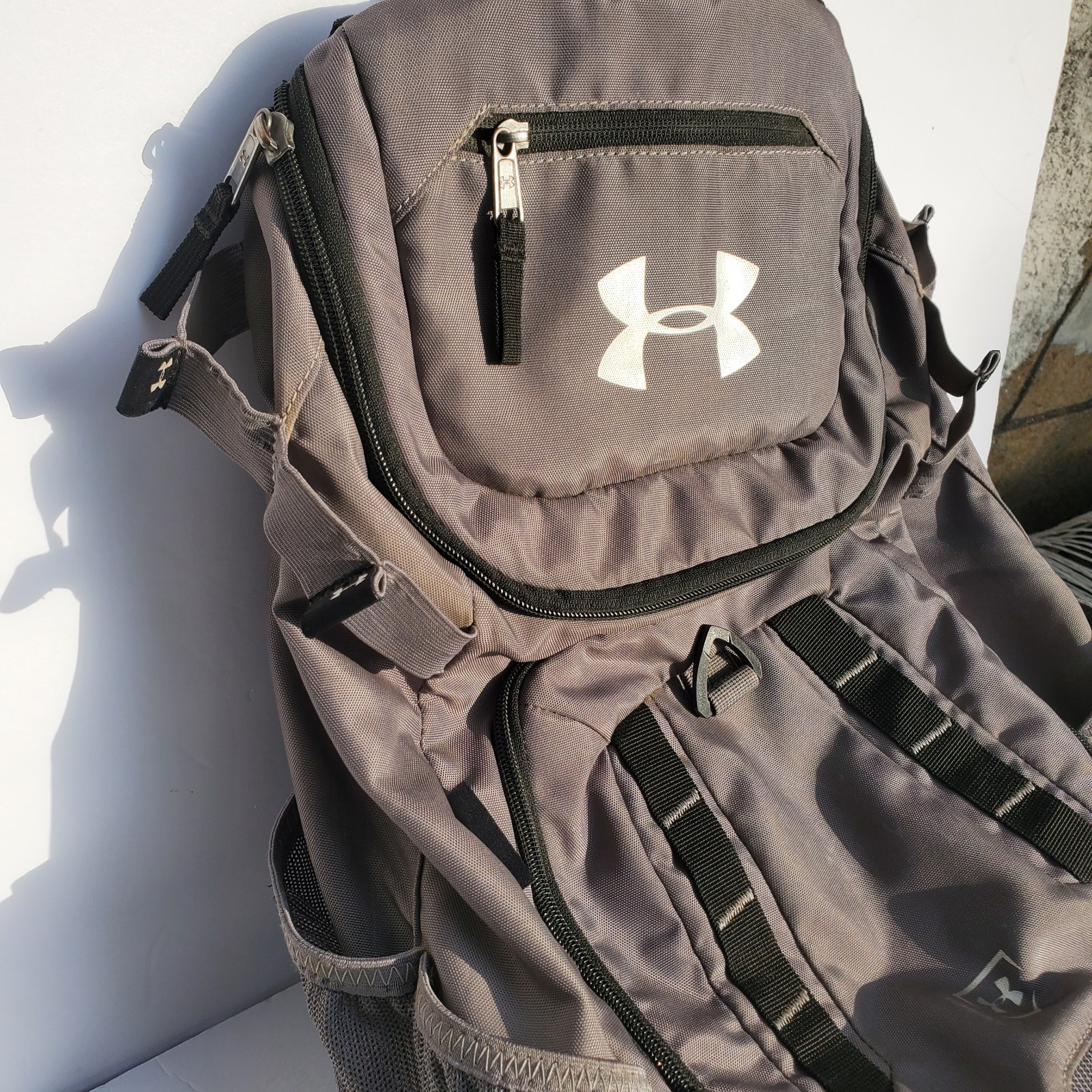 Under Armour Gray Hiking Backpack 5 Pockets Polyester Nylon Adjustable Straps 3