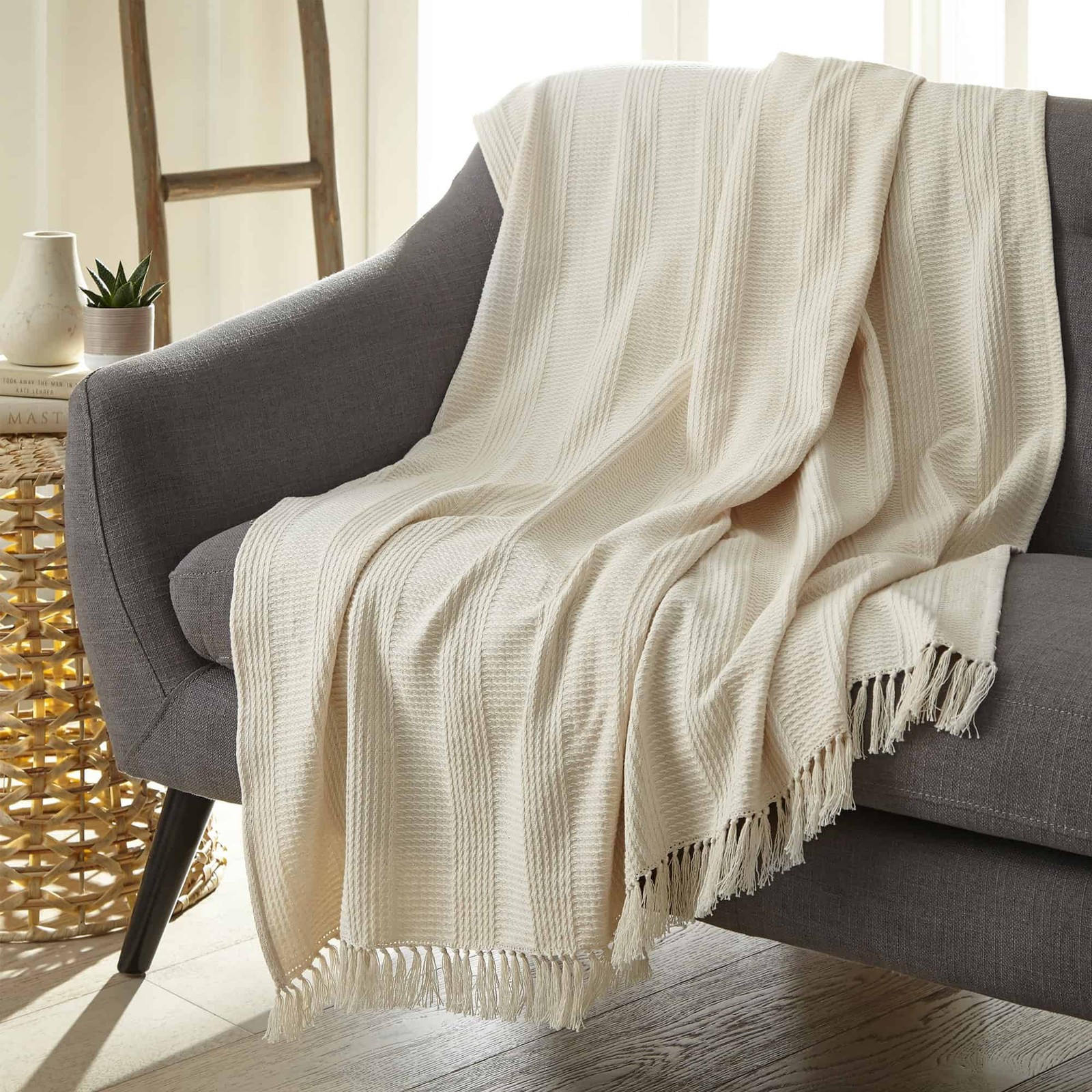 Organic Cotton Throw with Tassels gallery