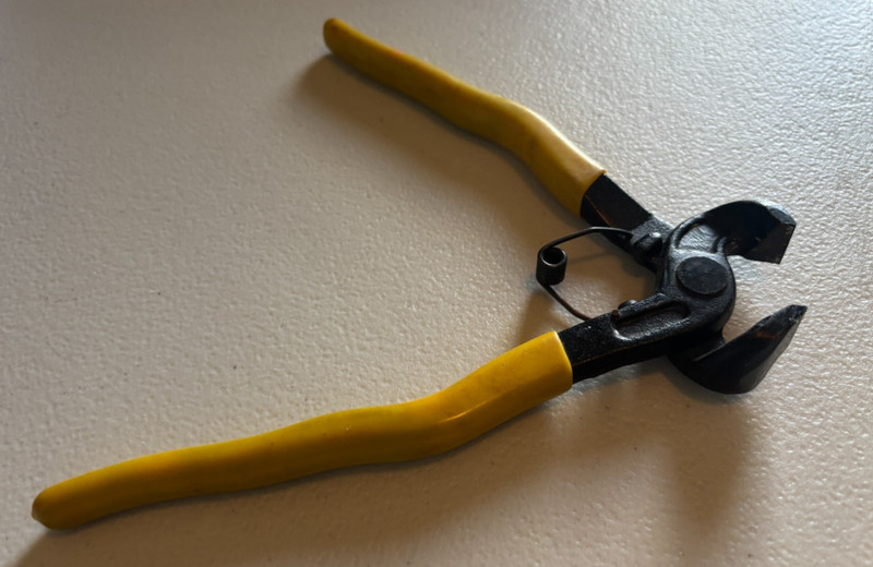 Drop Forged 8" Spring Loaded Tile Nippers w/Yellow Vinyl Coated Handles gallery