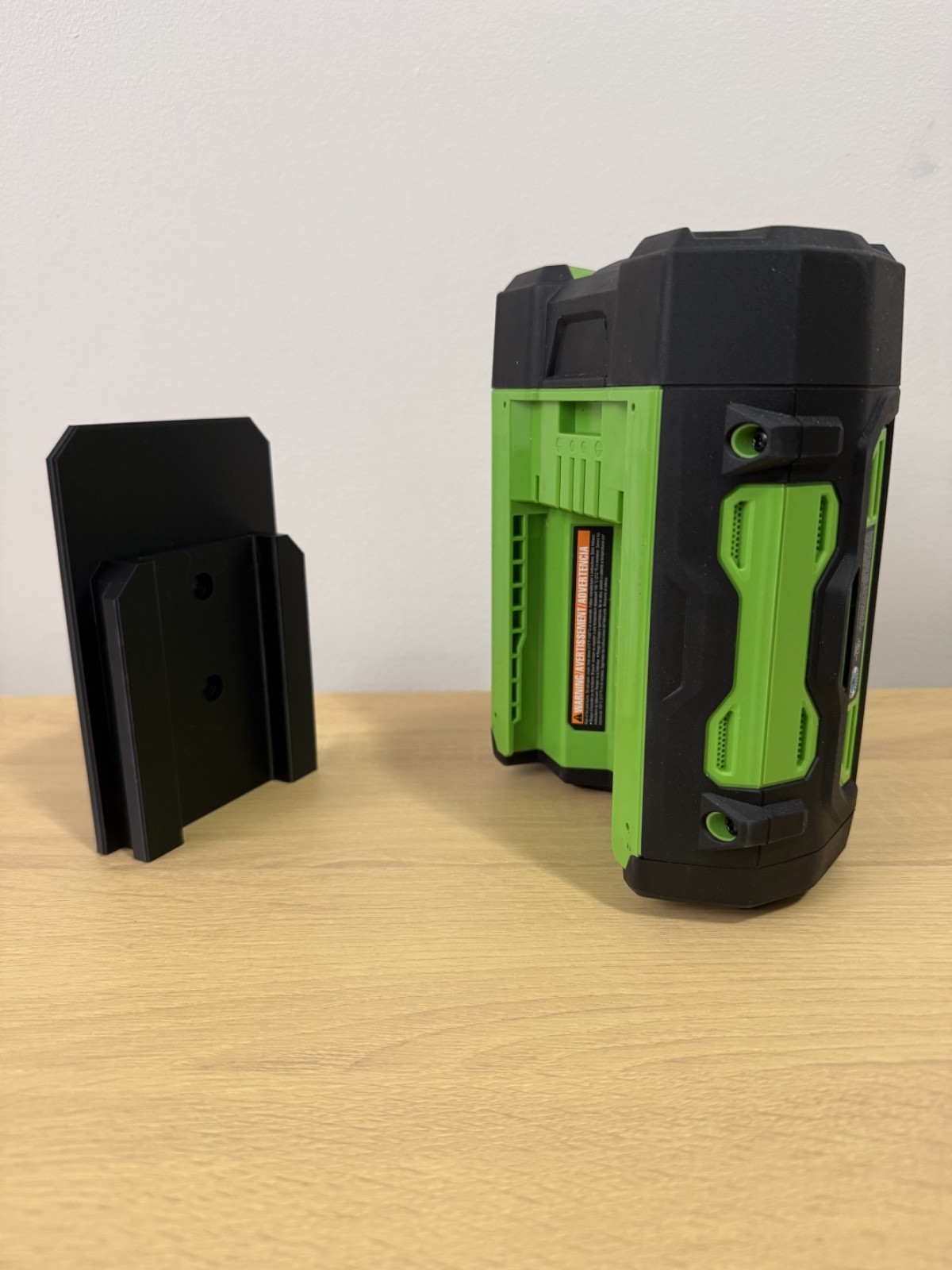 Ego Battery Wall Mount Holder (4 Pack) PETG Plastic (Includes Hardware) gallery