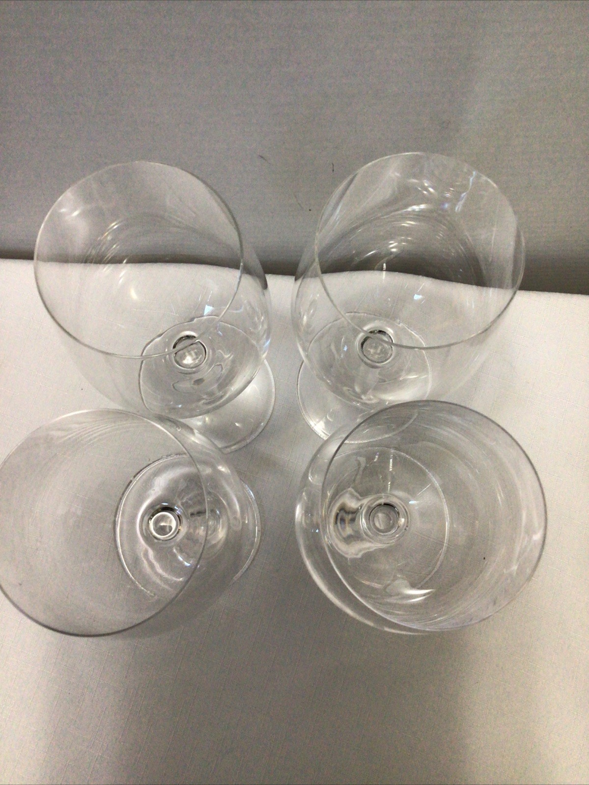 Riedel Crystal wine glasses 8 Inch tall Holds 11 ounces Set Of 4 EUC gallery