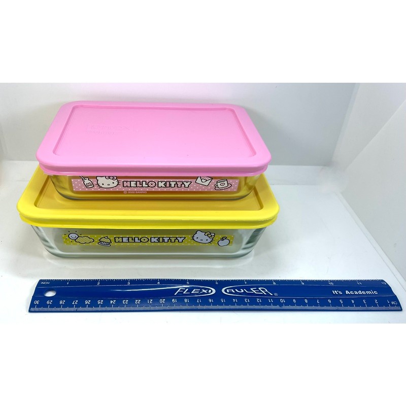 Pyrex Hello Kitty Rectangular Glass Storage 7210 7211 w/ Lids SET gallery