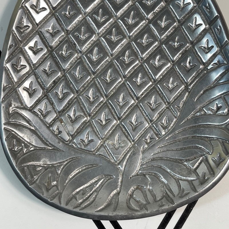 Pineapple‑Shaped Metal Serving Tray Made in India 11¾″ x 6½″ Tropical Decor gallery