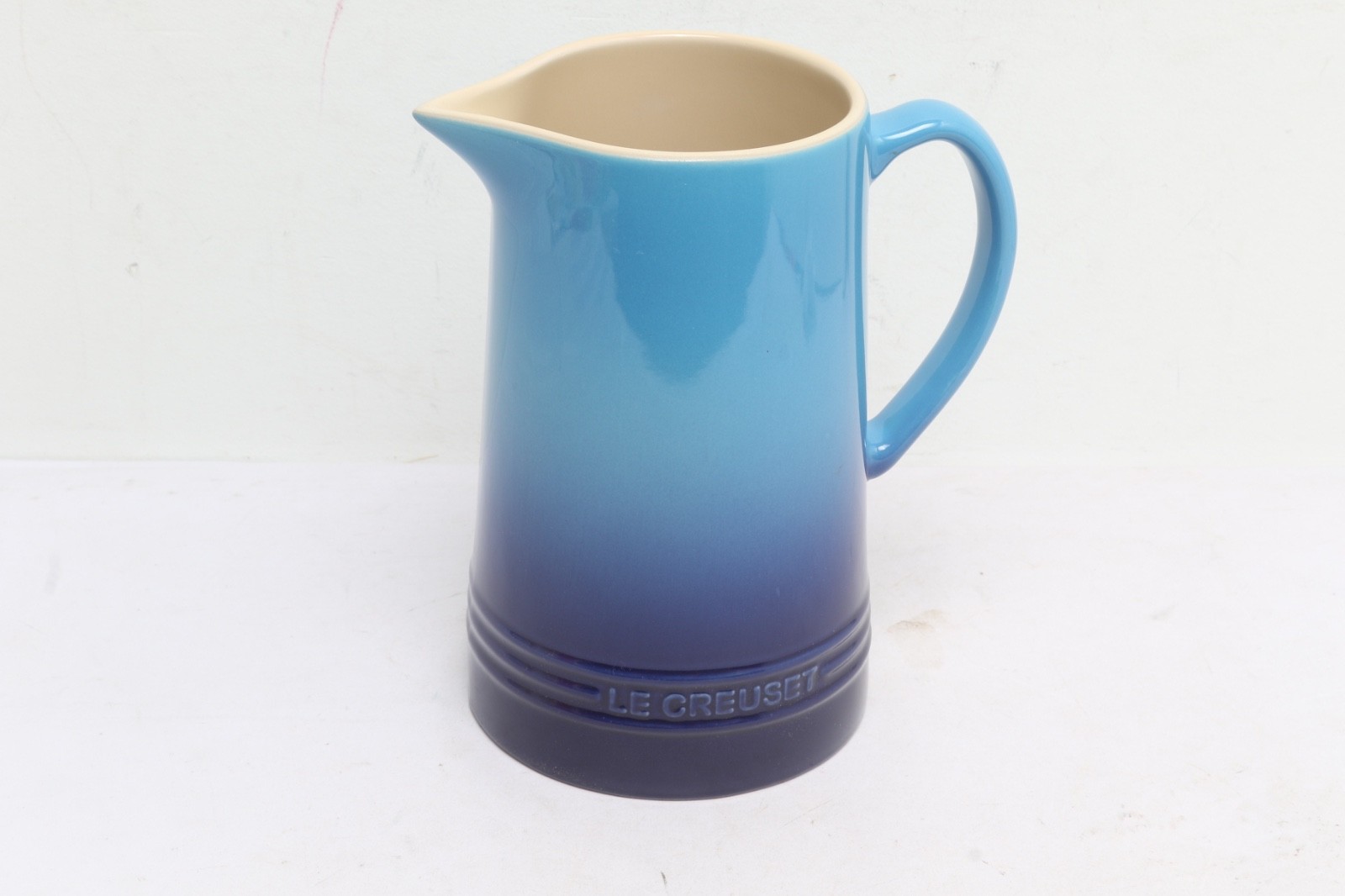 Le Creuset Stone Glazed 8" Pitcher Azure Blue 1.5 Liter NWT gallery