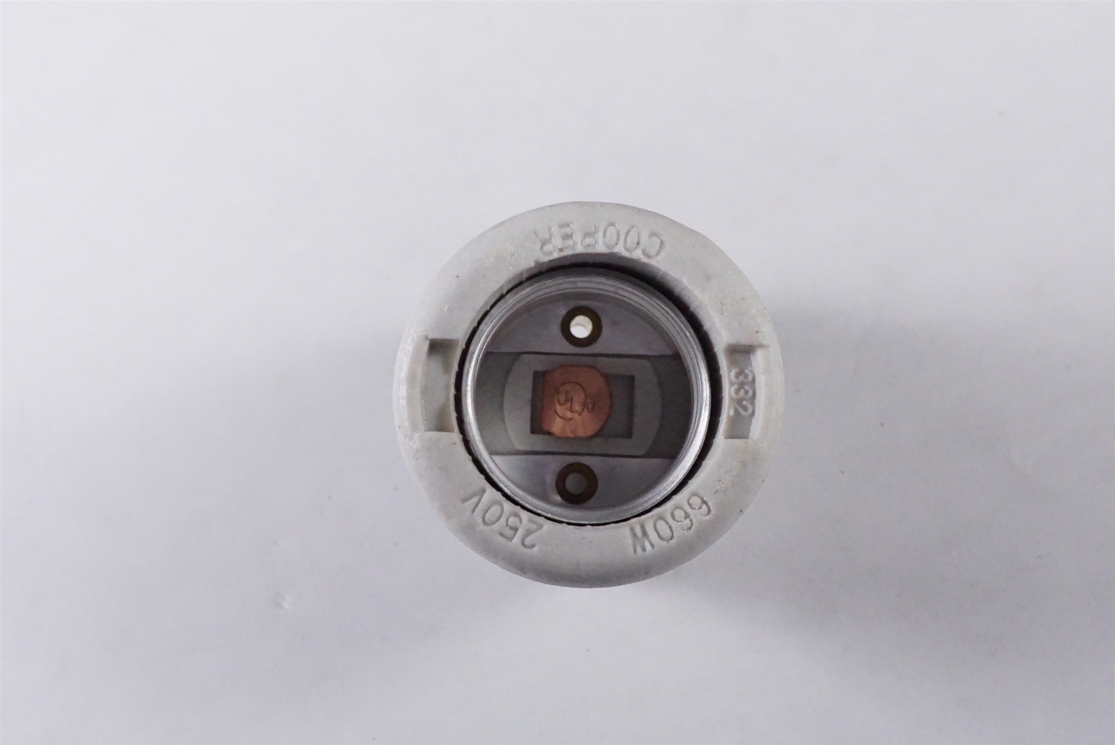 322 Cooper Mogul to Medium Base Adapter Reducer 250V 660W E39 to E26 322-BOX NOS gallery