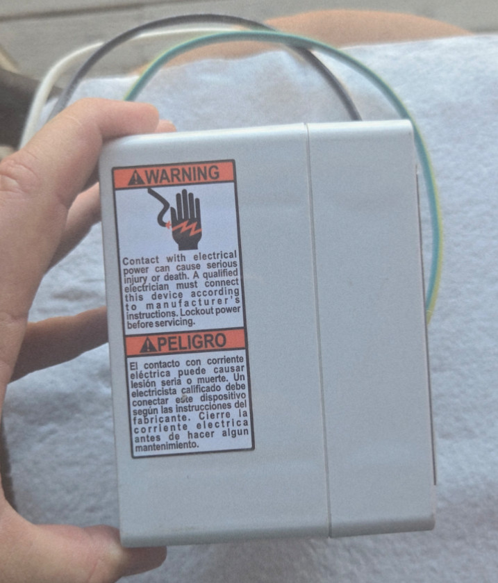 EATON Surge CVX100 Protection Device Three Phase 240V AC Delta 1200V 1800V gallery