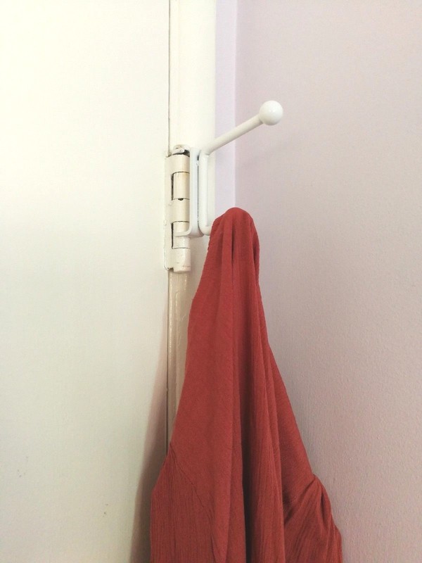 Bathroom Behind-the-door Hinge-Attached Towel Hook for Home or Travel gallery