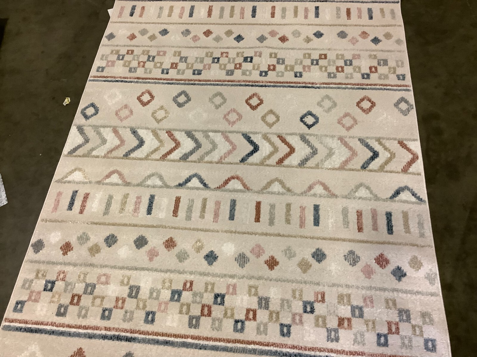 BEIGE / MULTI 4'-0" x 6'-0" Flaw in Rug, Reduced Price 1172674744 BLR226B-4 gallery