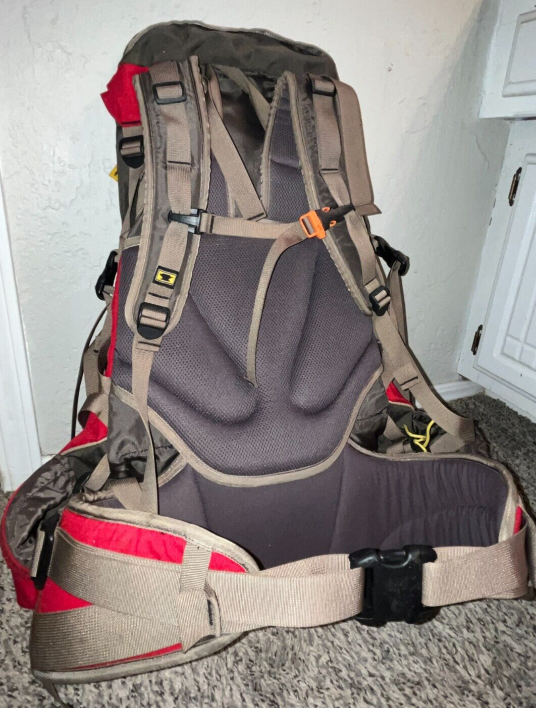 Mountainsmith Cross Country 6000 Large Backpack Belted Padded Internal Frame Red 3