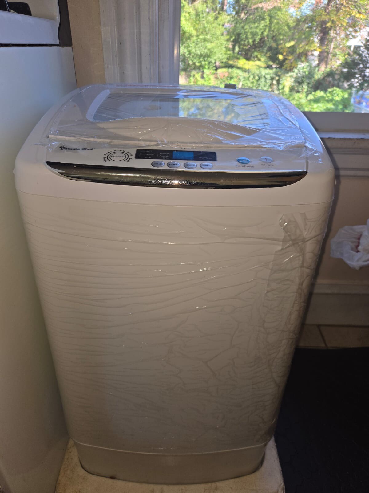 Magic Chef Compact Portable Top Load Washer with Space Saving Design, White gallery