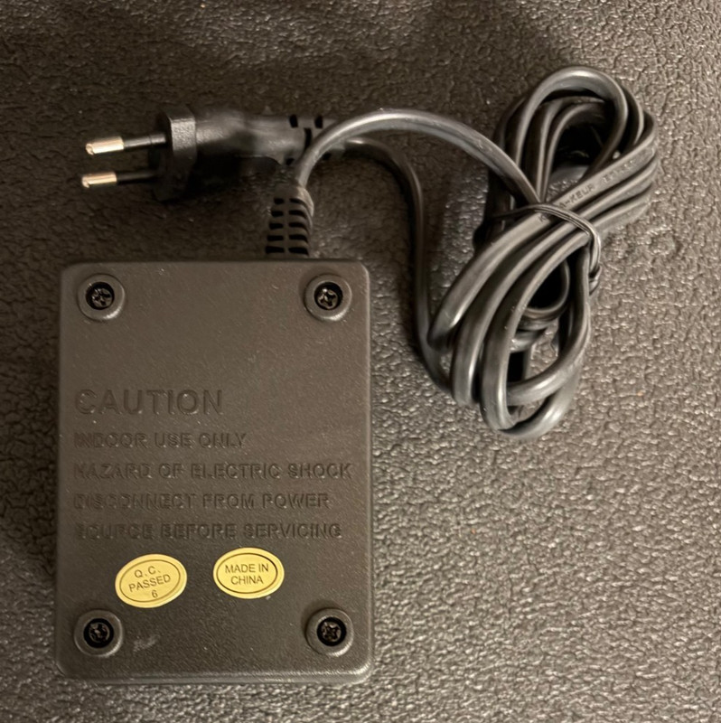 Simran Deluxe Step Down Converter International 220/240V To US 110/120 V SMF-200 gallery