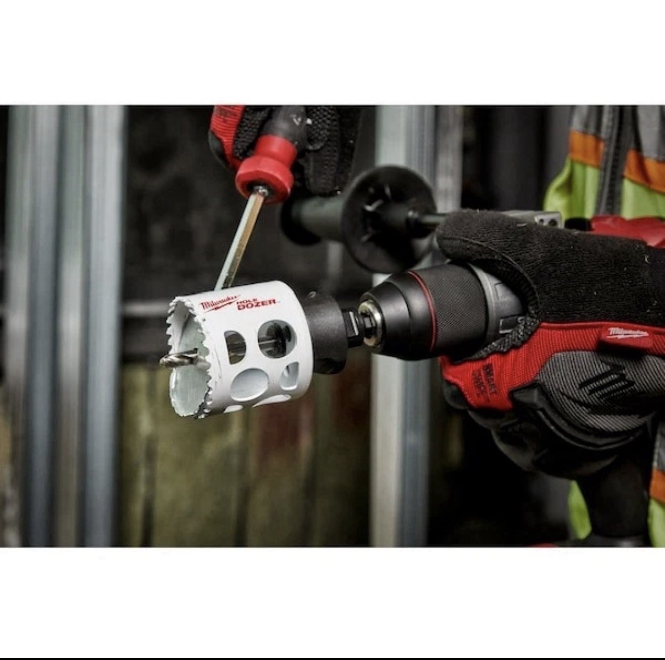 *NEW* Milwaukee 4 in. HOLE DOZER Bi-Metal Hole Saw w/ 3/8 in. Arbor & Pilot Bit gallery