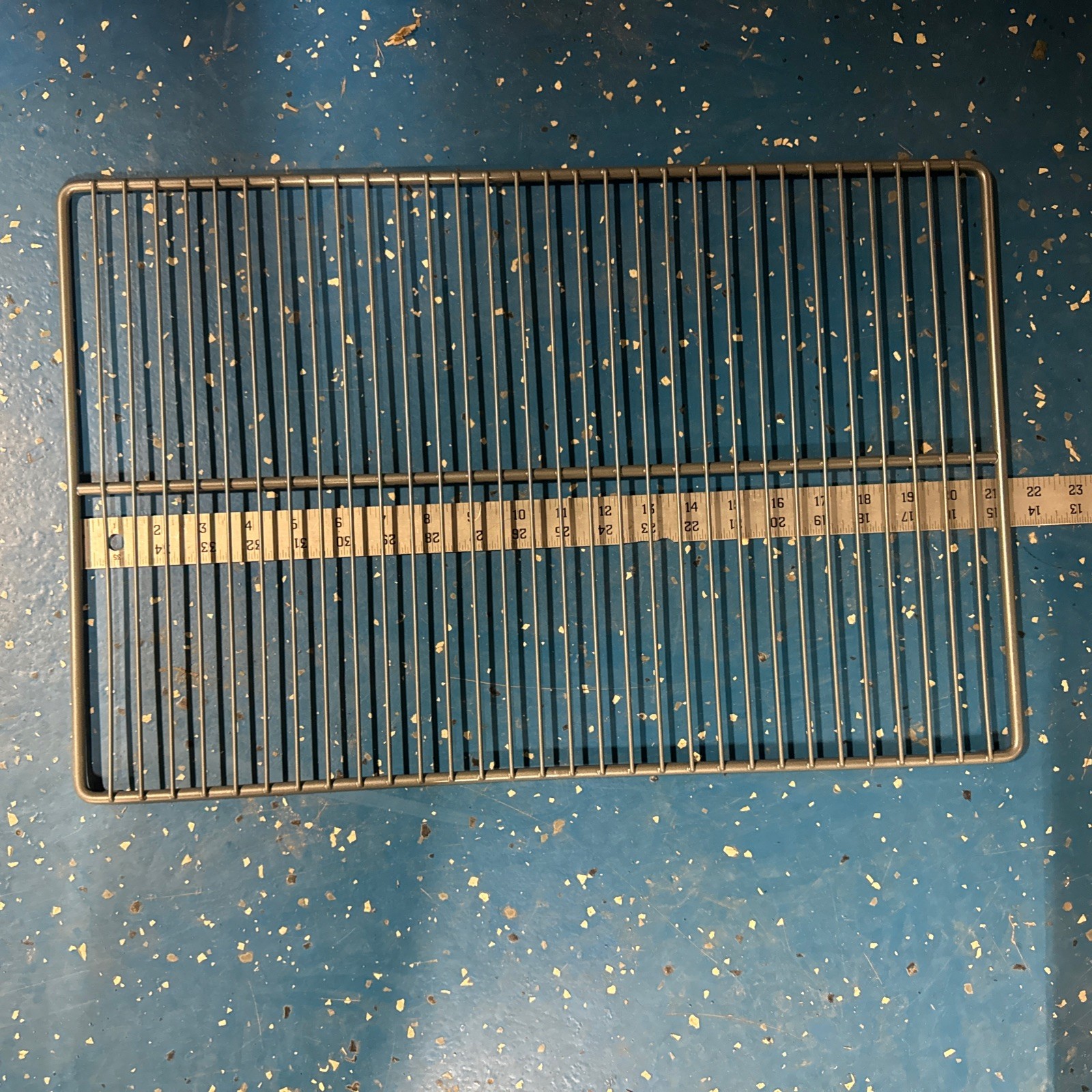 OEM Frigidaire Freezer Wire Shelf for FFFU16F2VV OEM 21 1/2 X 13 3/4 Inches gallery