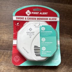 First Alert Wireless Interconnect Hardwired Smoke Alarm – SC0501CN