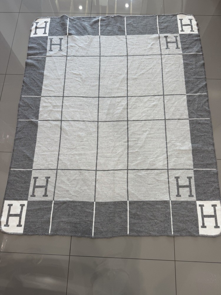 Hermes Wool Sofa Blanket Throw "H" Logo Grey White 52x65"