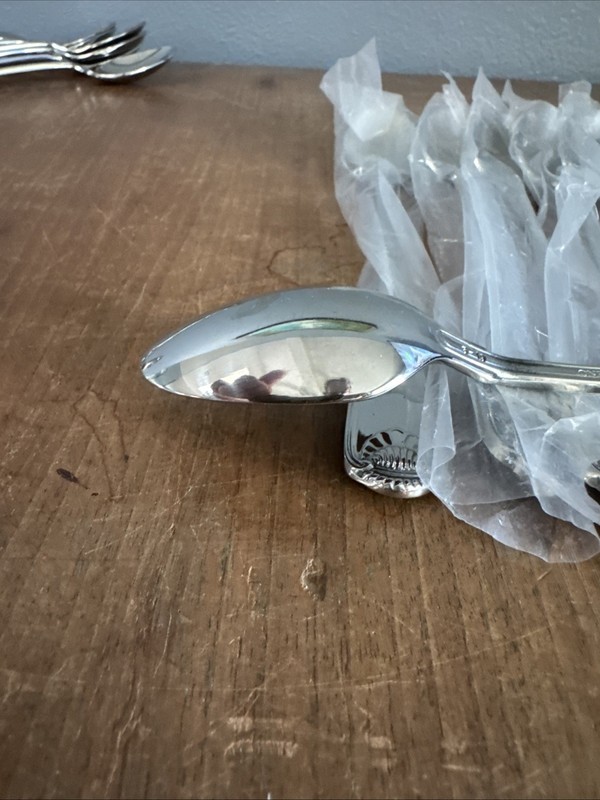 Oneida Classic Shell Cube Mark Iced Tea Spoons Set of 8 Stainless Replacement T gallery