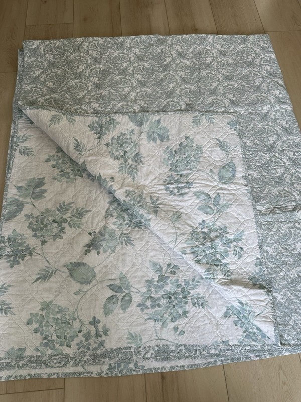 Waverly Reversable King Bed Spread/ Comforter With 2 Shams/pillow Cases gallery