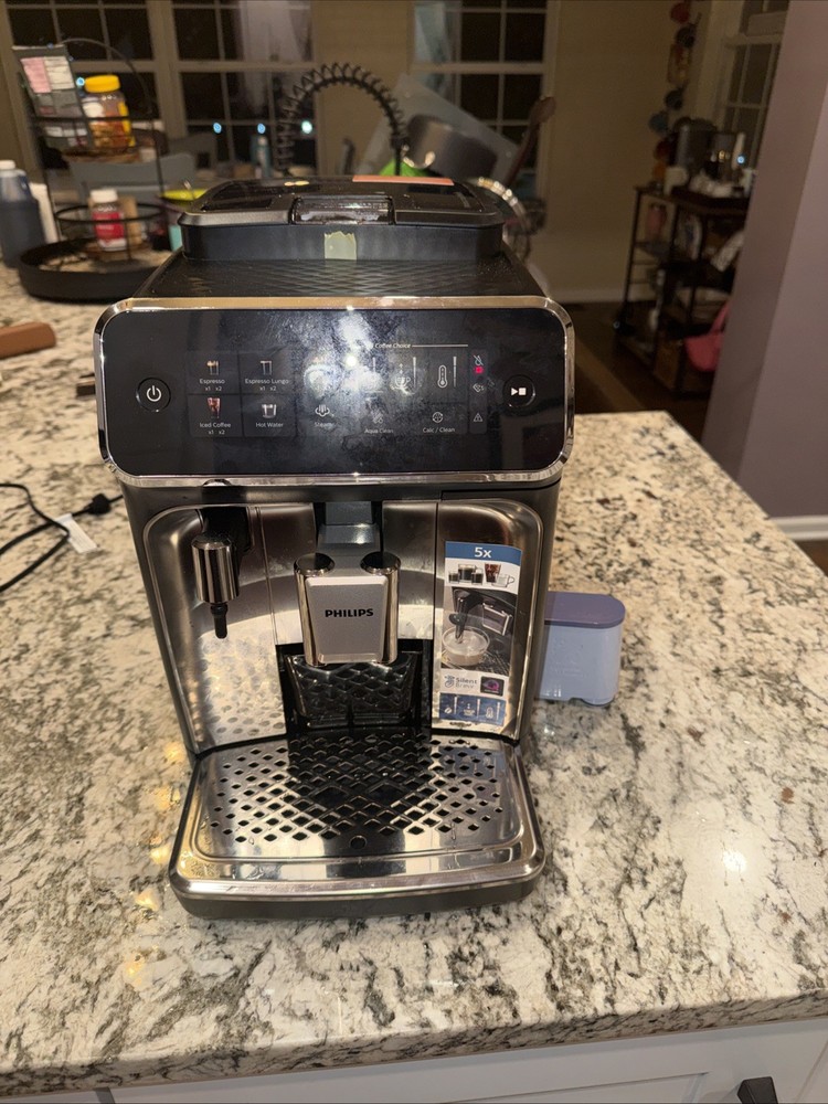 Philips 3200 Series Fully Automatic Espresso Machine w/ LatteGo Black WORKING