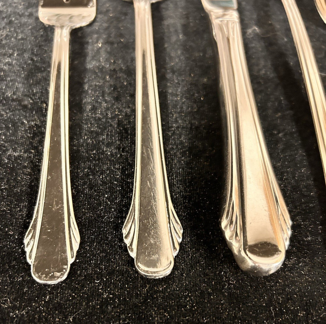 Gorham 18/8 China Stainless Flatware CALAIS 7 Piece Place Set (multiple avail) gallery
