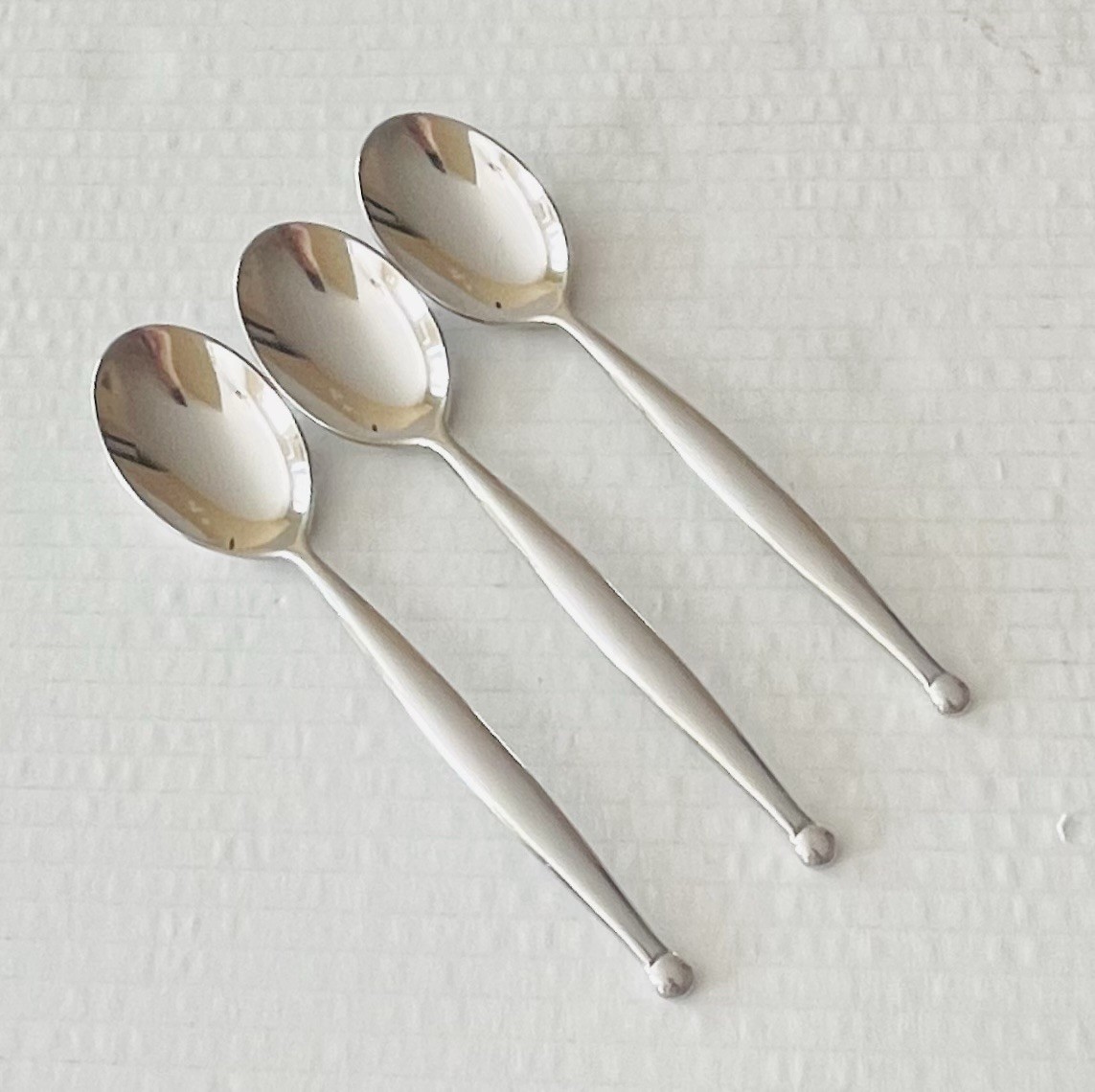 World Tableware Stainless Esquire 3 Teaspoons Glossy Ball Tip gallery