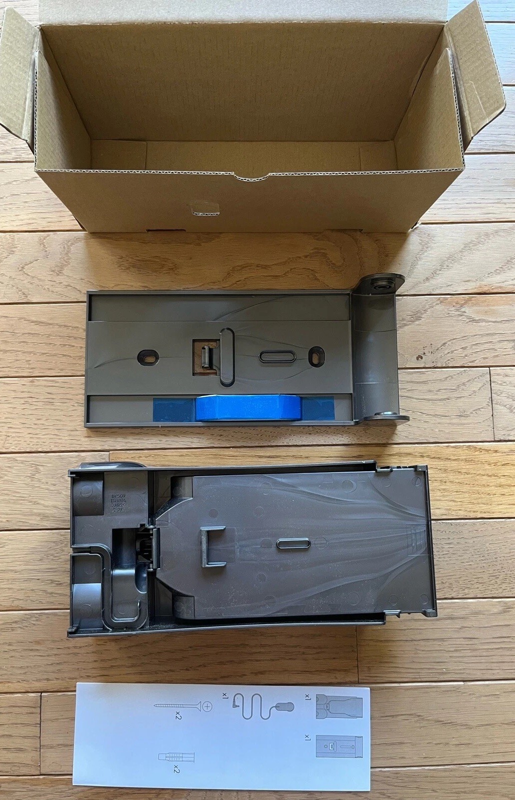 Dyson V15 Detect Vacuum Wall Dock For Red Button Removable Battery Model New! gallery
