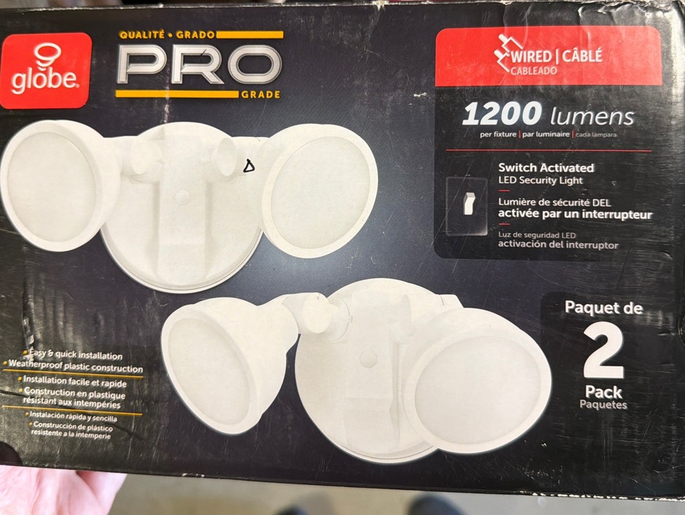 Globe Electric 2-Head Integrated LED Security Flood Light (2-Pk) White