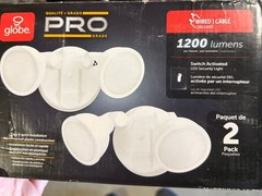 Globe Electric 2-Head Integrated LED Security Flood Light (2-Pk) White