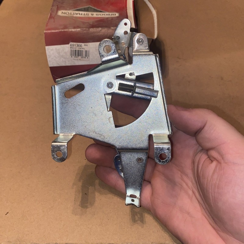 Briggs Nos 691366 Control Bracket gallery