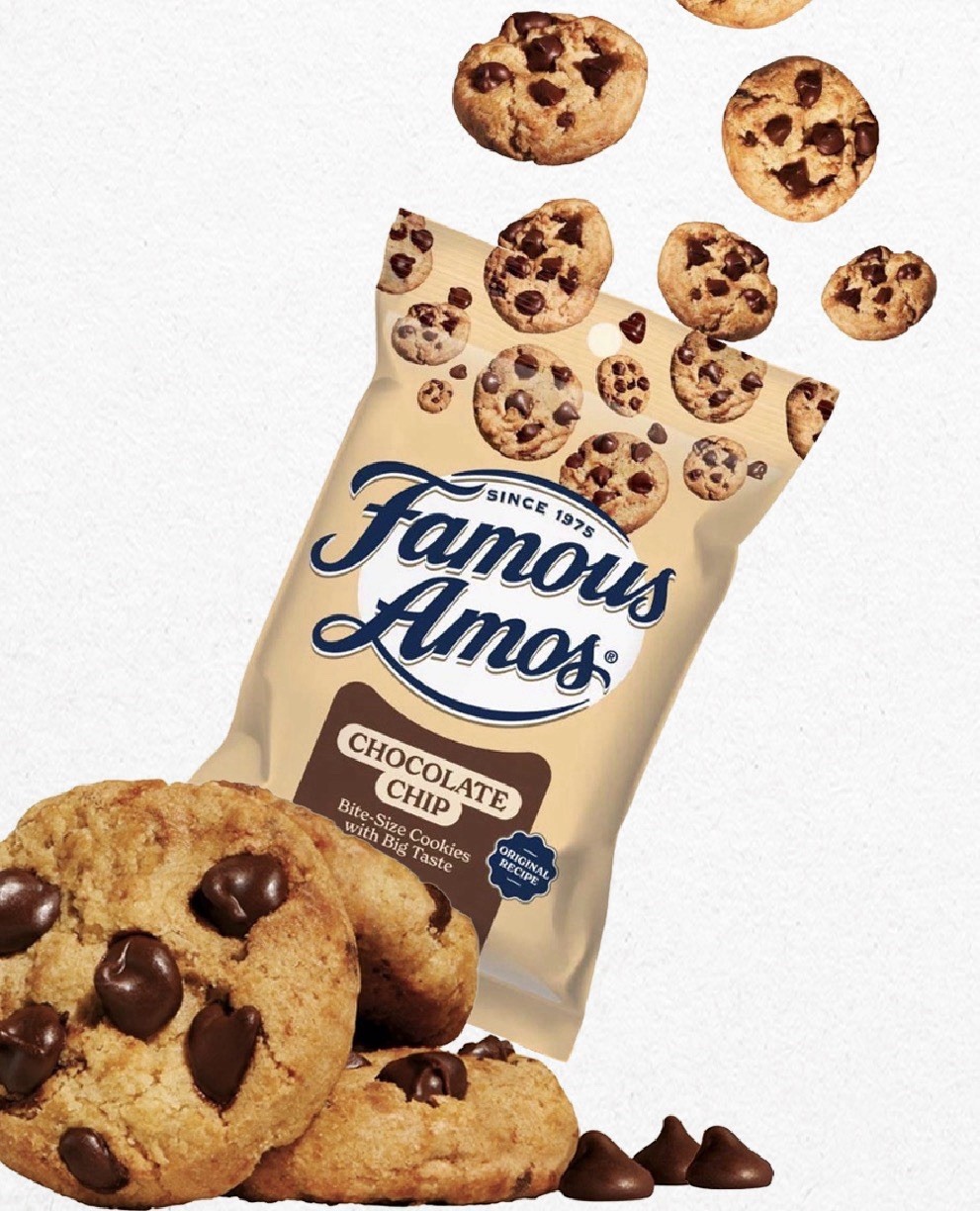 Famous Amos Original Chocolate Chip Cookie 2 Oz - 8 Count (1 Pound Total) gallery